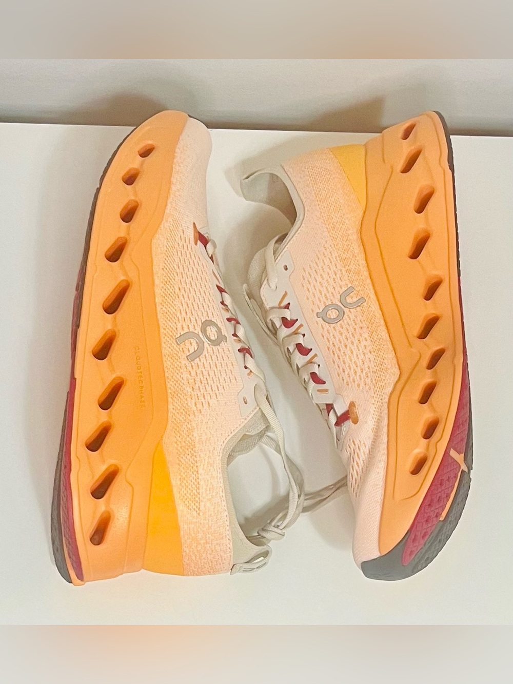 On Running Cloudsurfer Running Shoes in Tan/Peach/Orange Men’s - Picture 6 of 7